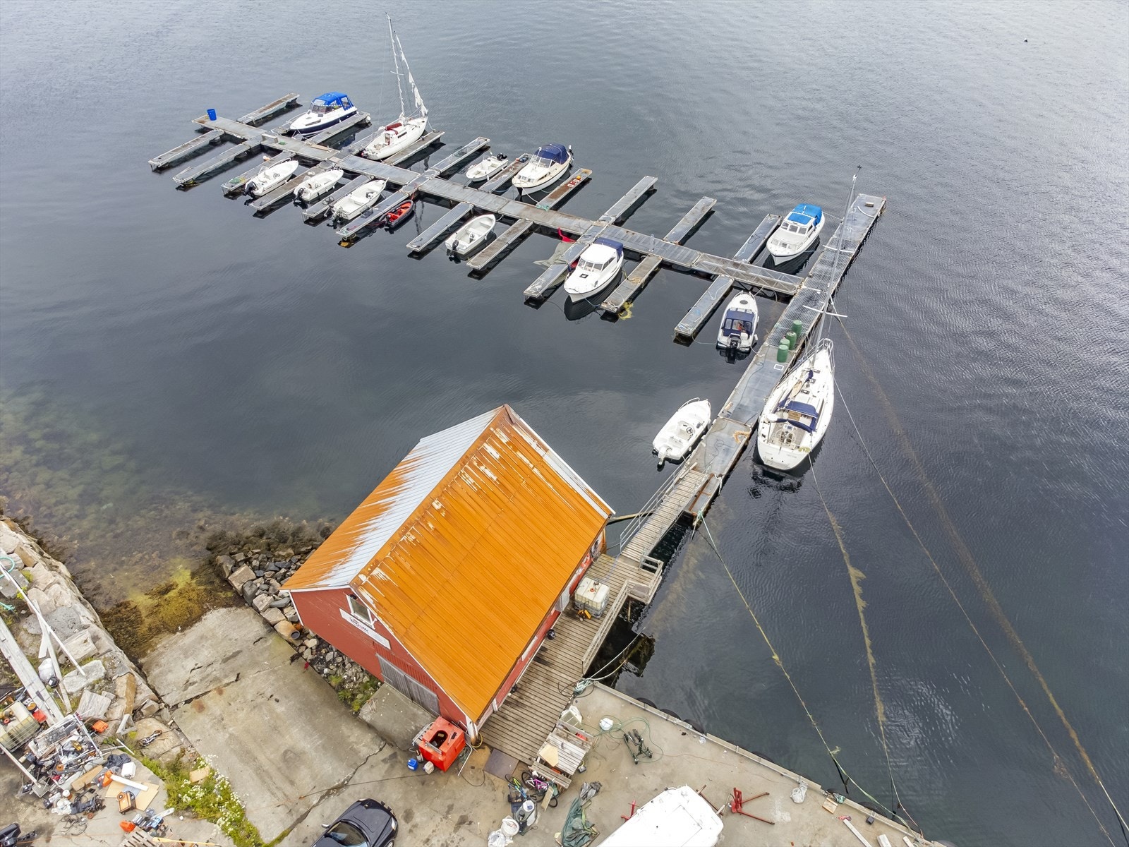 Brygge/Lager og båtplasser Galleribilde