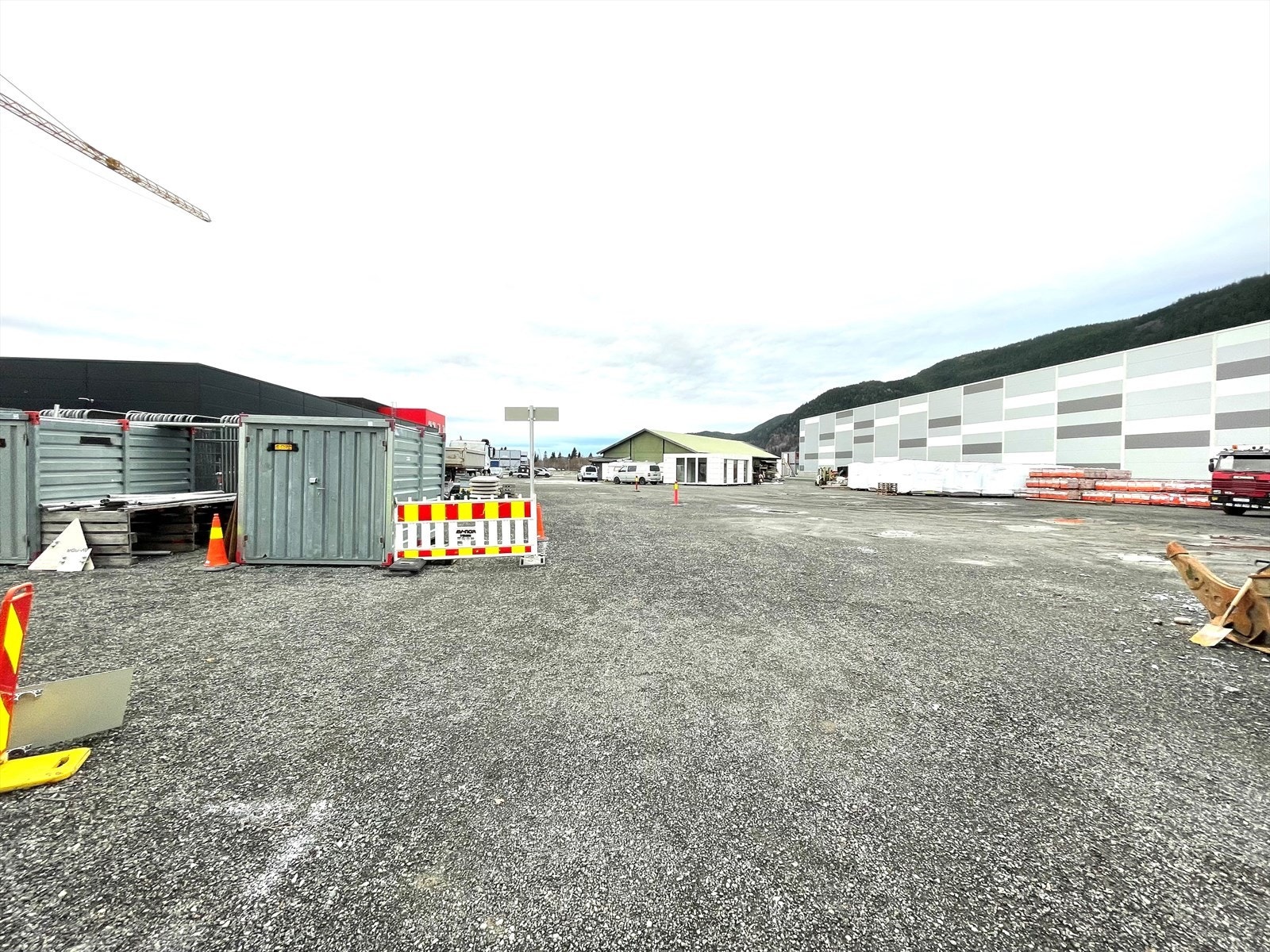 Gruset opparbeidet næringstomt Galleribilde