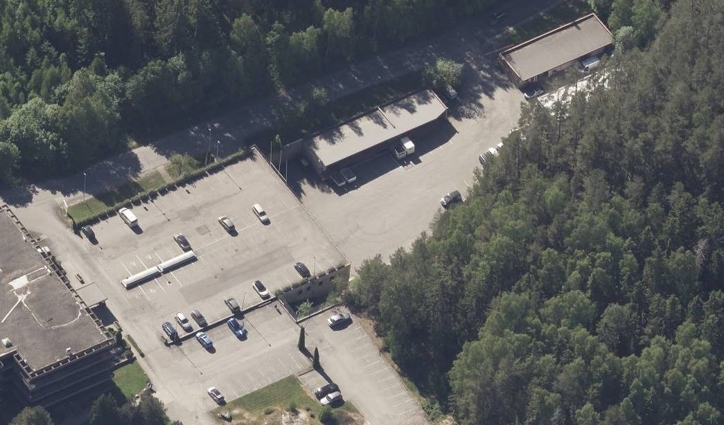 Oversiktsbilde, lokalet ligger i underetasjen og under parkeringsplassen Galleribilde