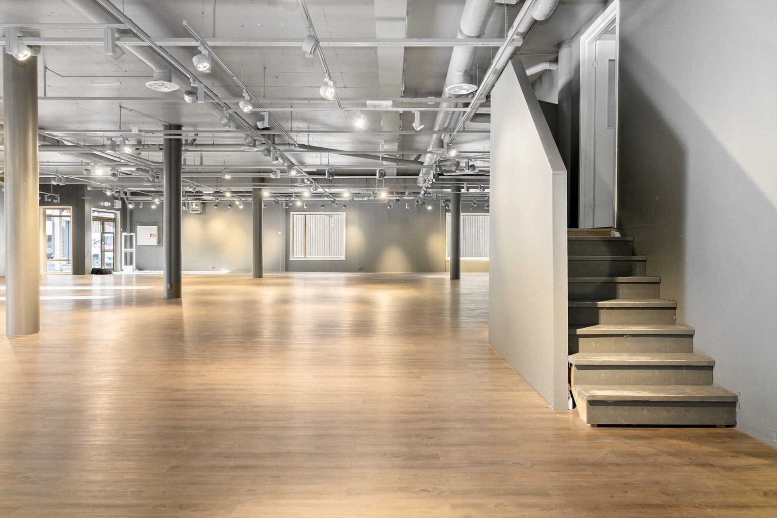 Innkledd trapperom til lager Galleribilde