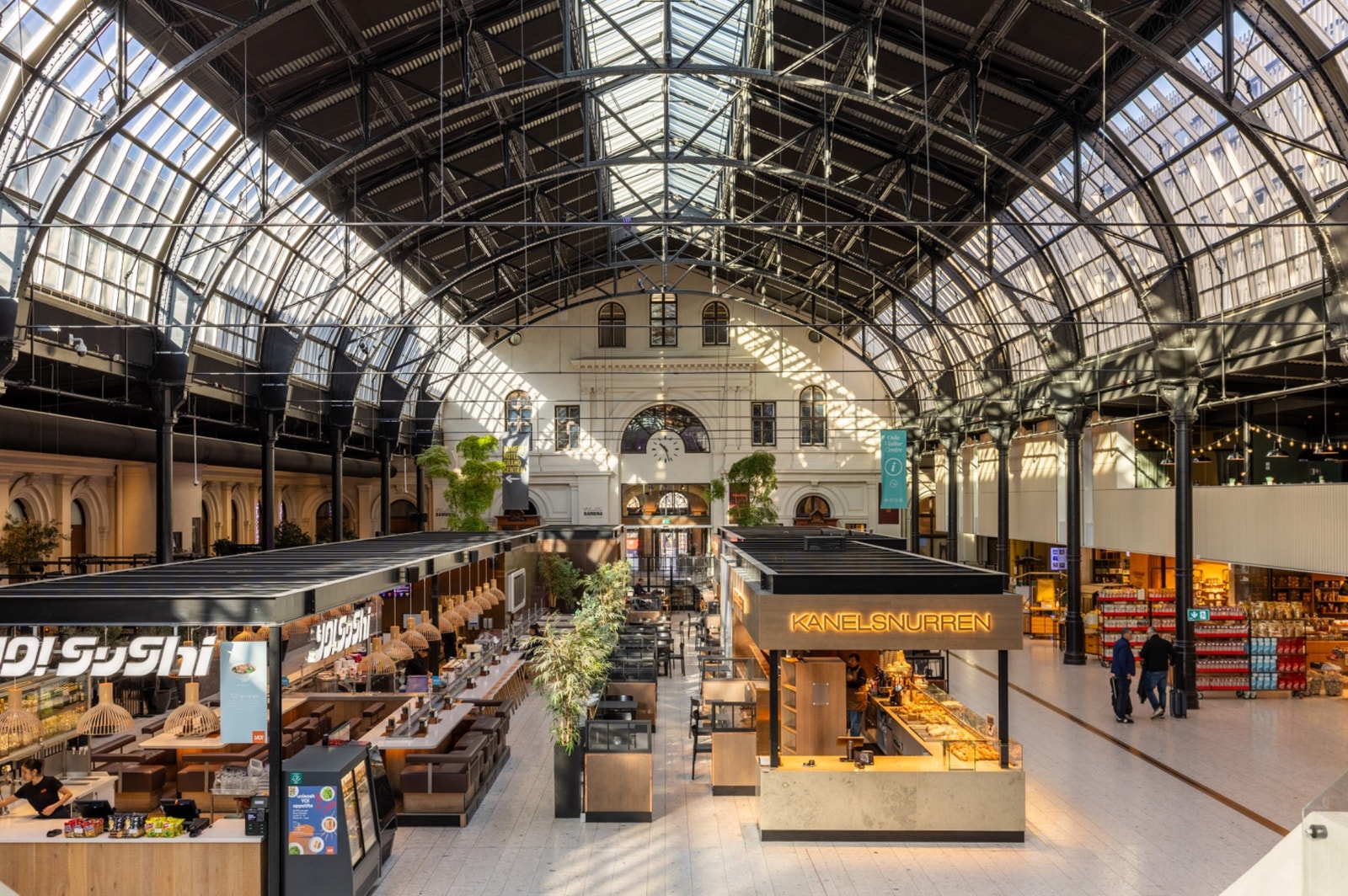Østbanehallen, Oslo S, Byborten og Oslo City rett i nærheten Galleribilde