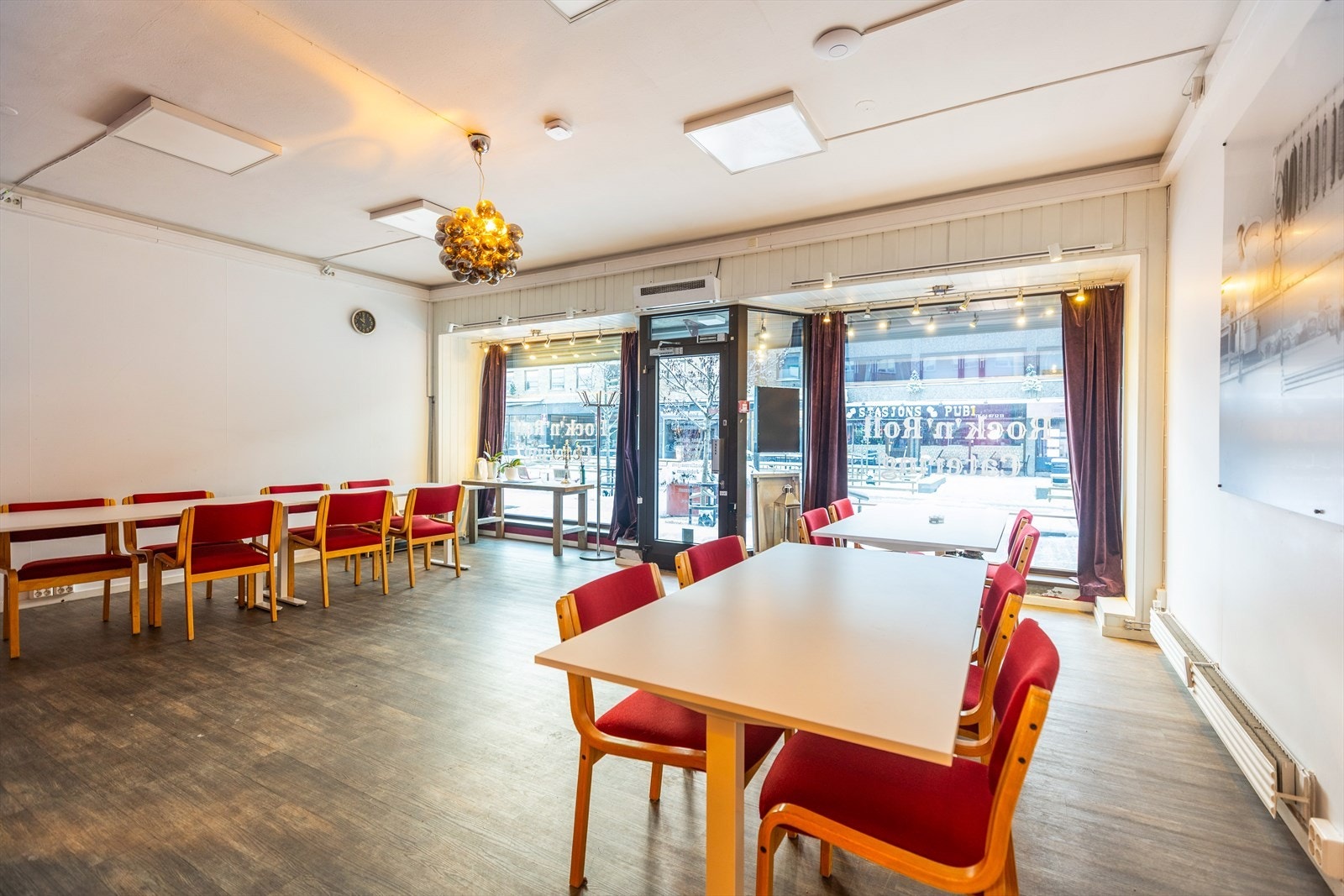 Fleksibelt lokale med store vindusflater og god profilering Galleribilde