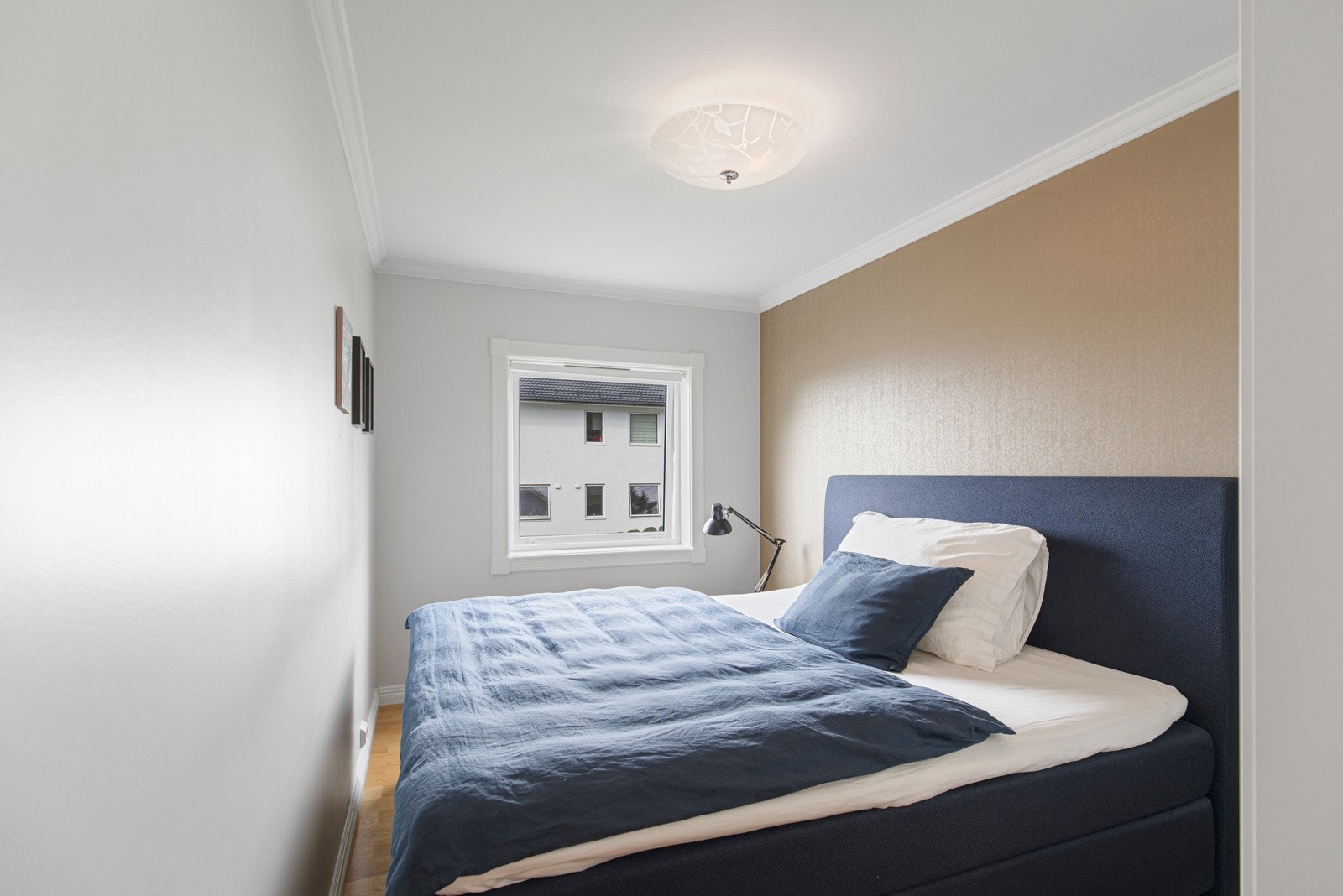 Ett av tre soverom i 2.etasje. Galleribilde