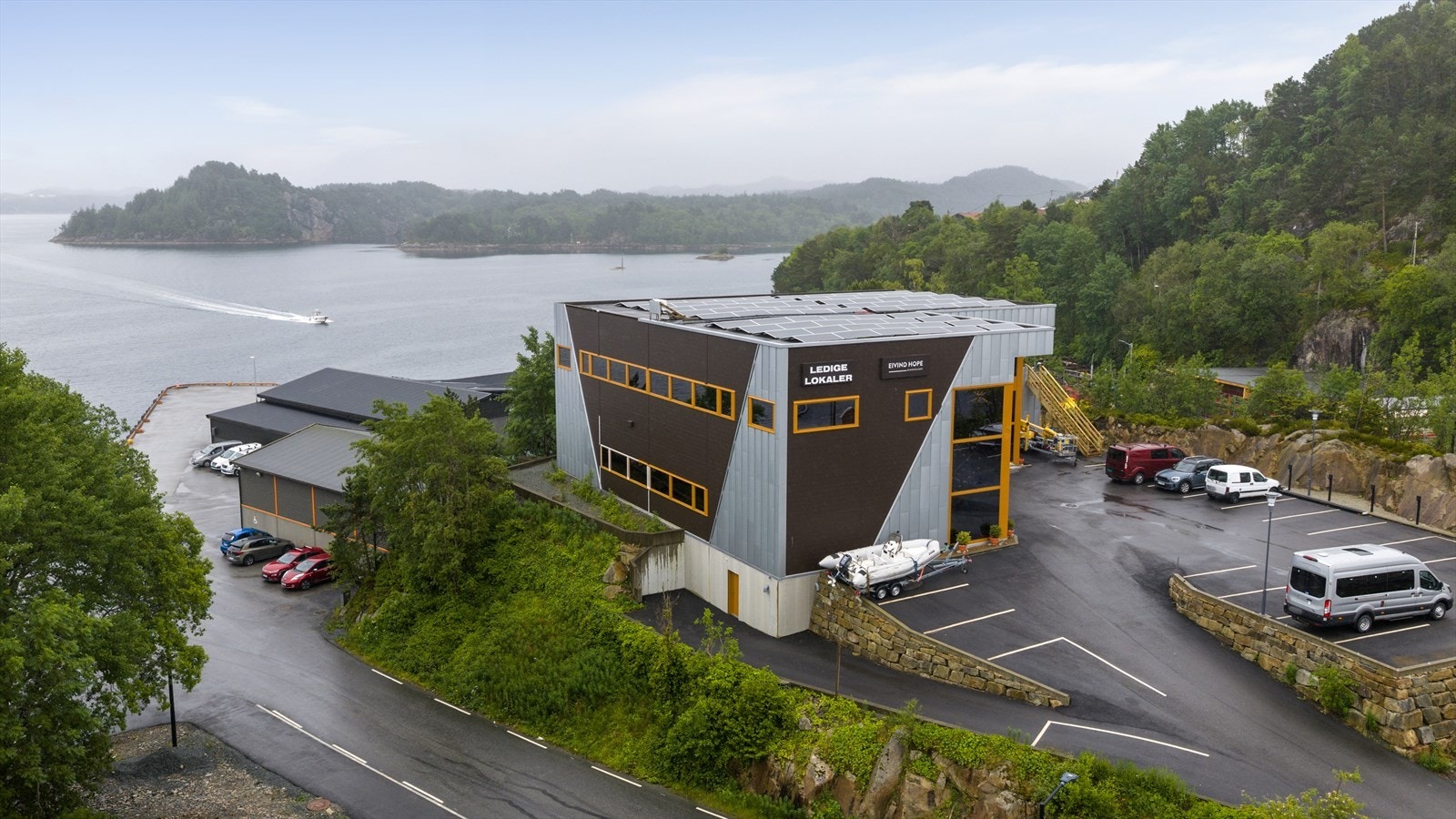 Flott næringsbygg med gode kvaliteter Galleribilde