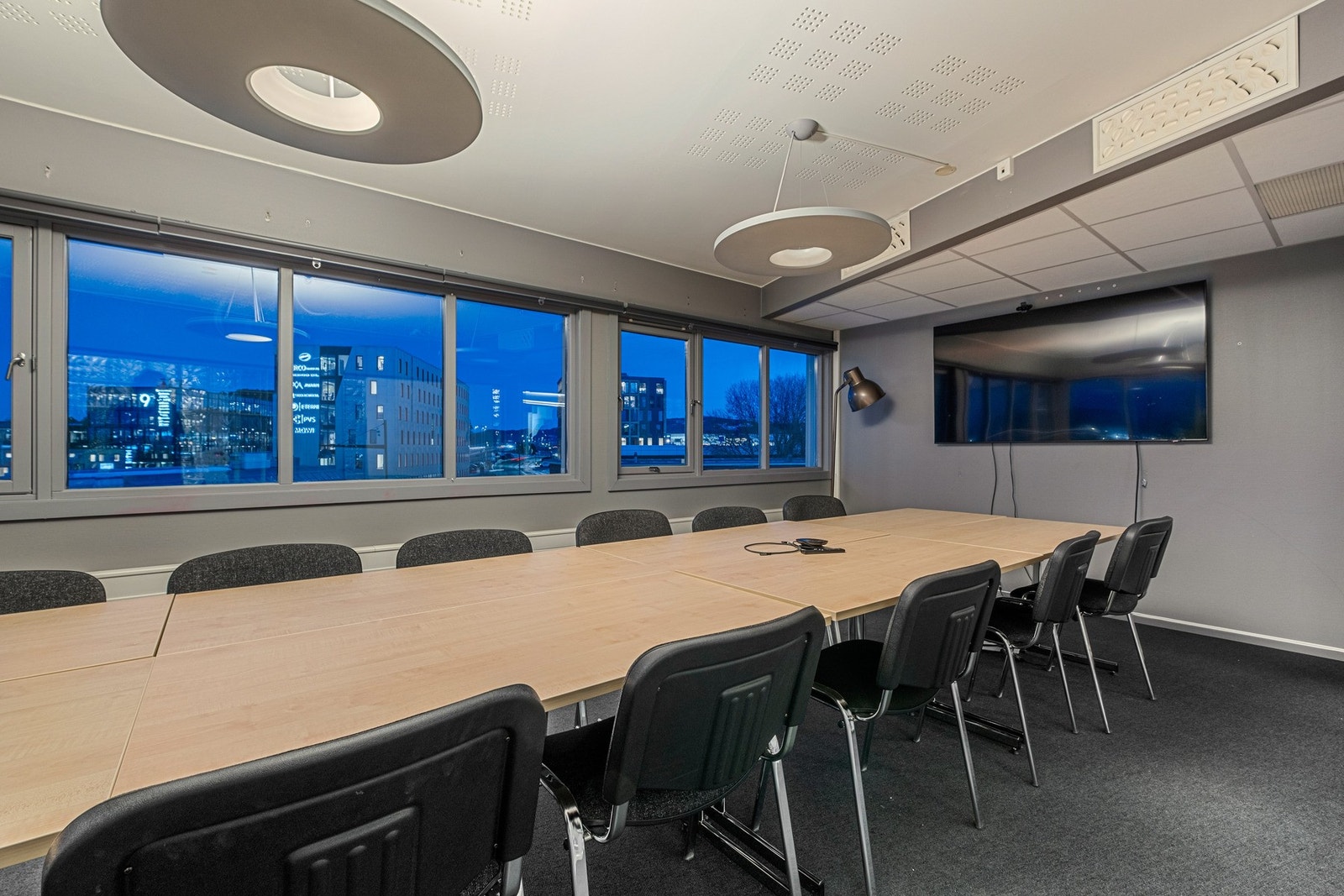 3. etg: Et stort og romslig møterom med god utsikt! Galleribilde
