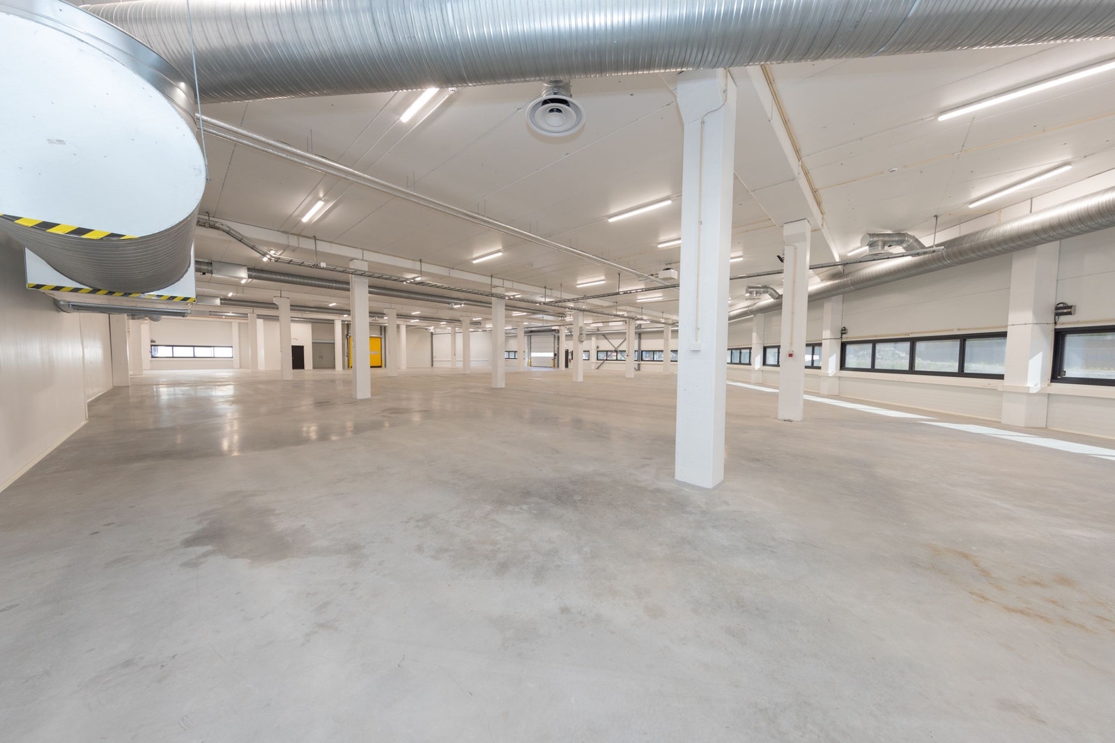 I u.etg mot Arctic Trucks er det totalt ca. 2 096 kvm, hvor 368kvm er kontor, kjøkken, og garderobeanlegg Galleribilde