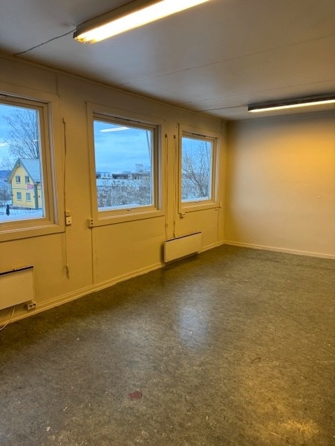 Velkommen til Trondheimsvegen - Jessheim 63A, 2050 Jessheim. Lokalene egner seg til kontorlokaler/showroom/lager/butikk/handel. Galleribilde