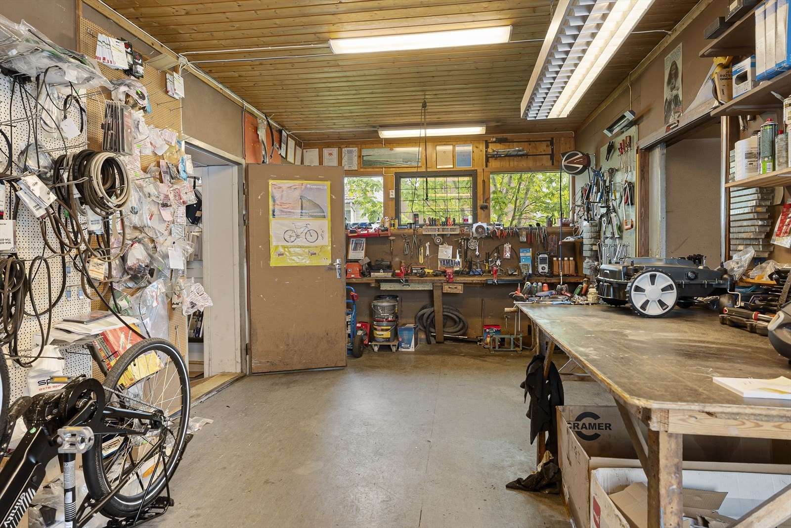 Mellomlager ved garasjen Galleribilde