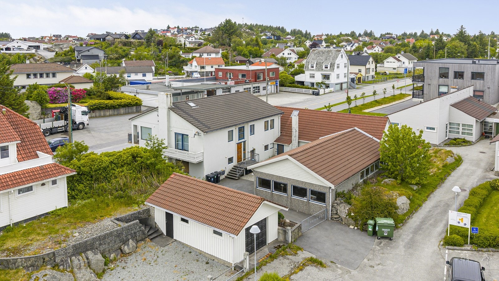 Kombinasjonsbygg med flott eksponering Galleribilde