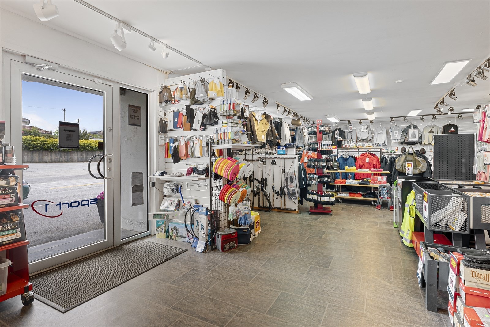 Næringslokale med flere bruksmuligheter Galleribilde