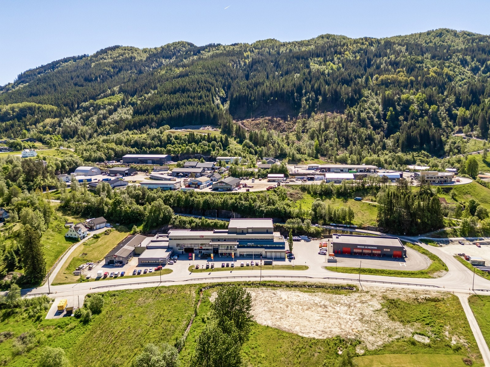 God parkeringsdekning på eiendommen Galleribilde