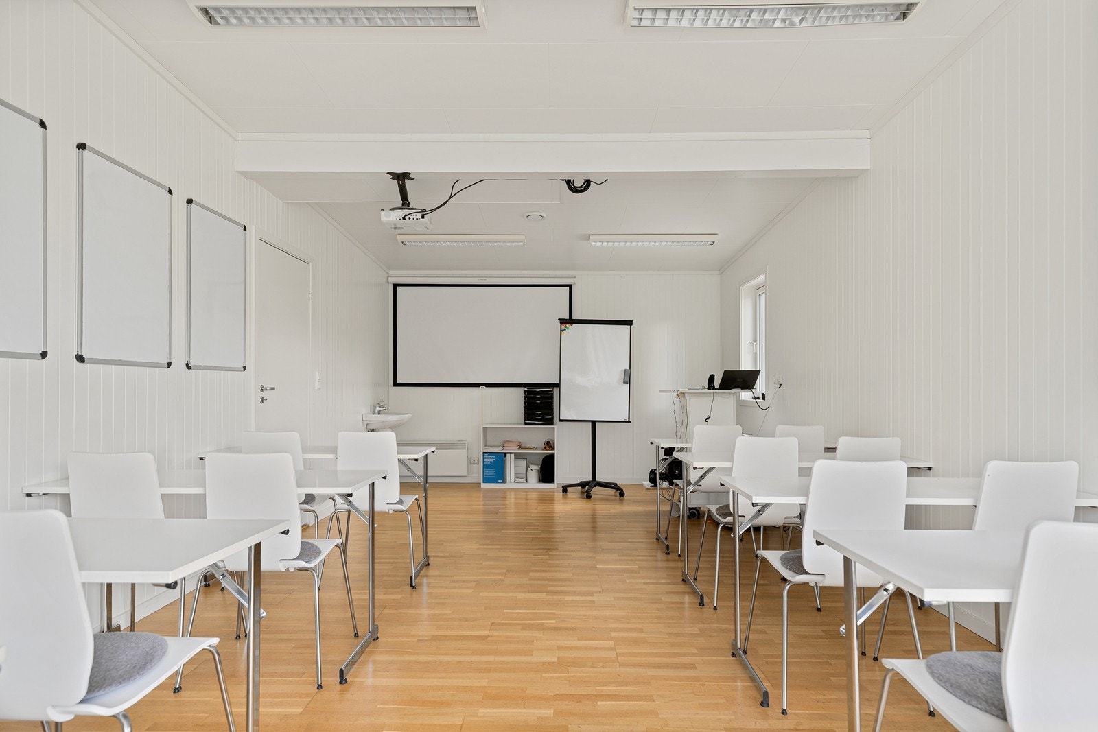 Klasserom/ kontorfelleskap i 2. etg. Galleribilde