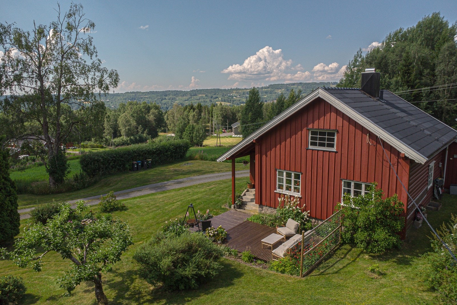 Øvergård i Sørskogbygda presentert av Tegneby og Grønnerød Landbruksmegling. Galleribilde