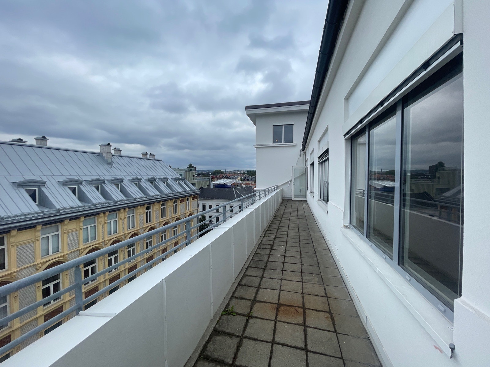 Veranda - utsikt mot nord Galleribilde