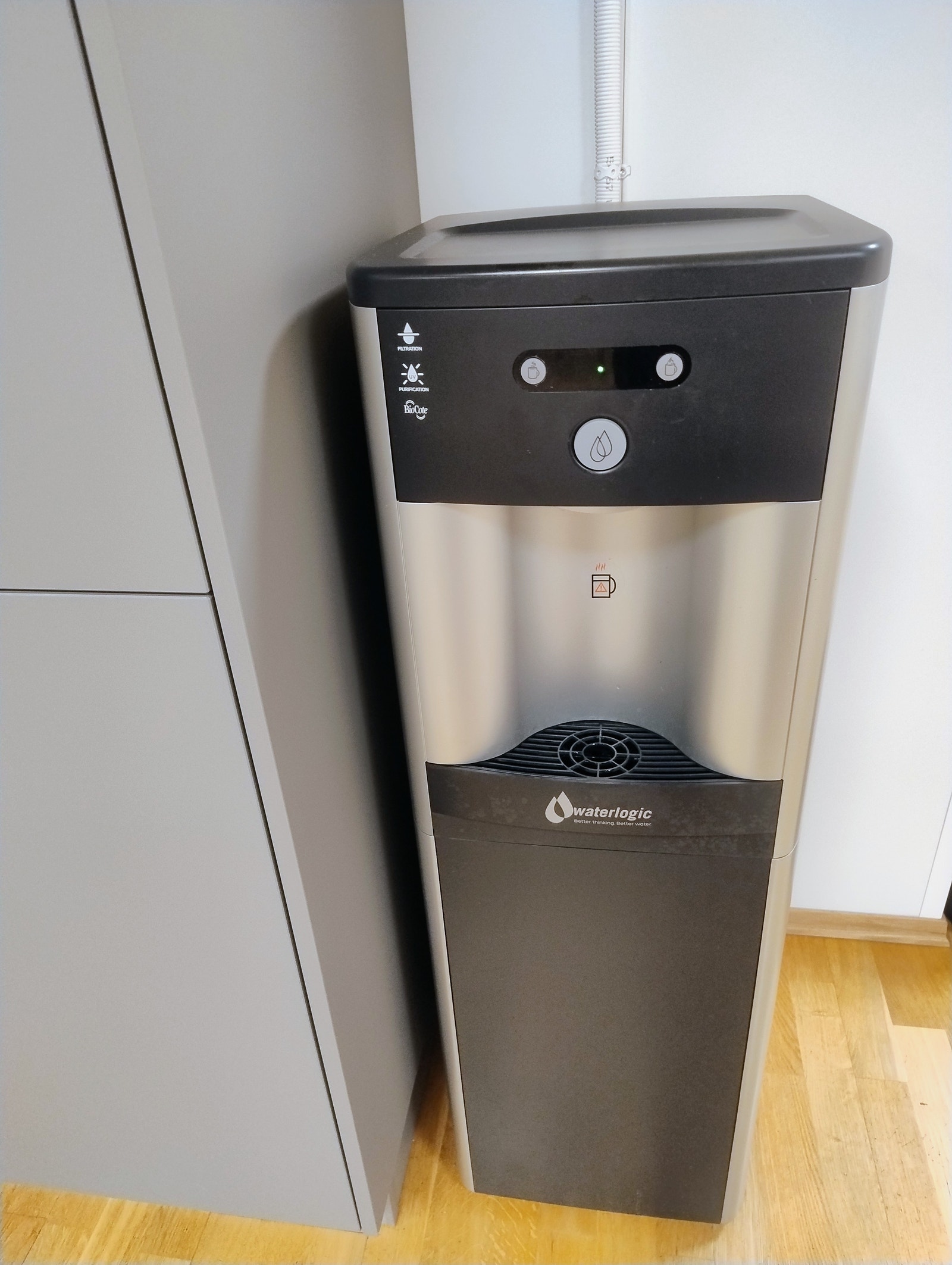 Vanndispenser. Galleribilde