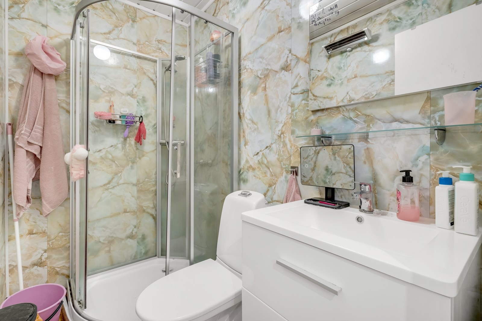 Bad hybel 3 Galleribilde