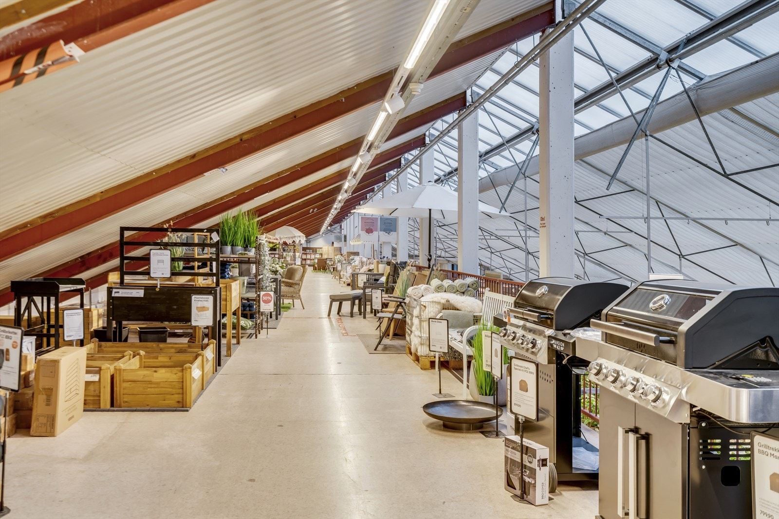 mesanin med stort salgsareal Galleribilde