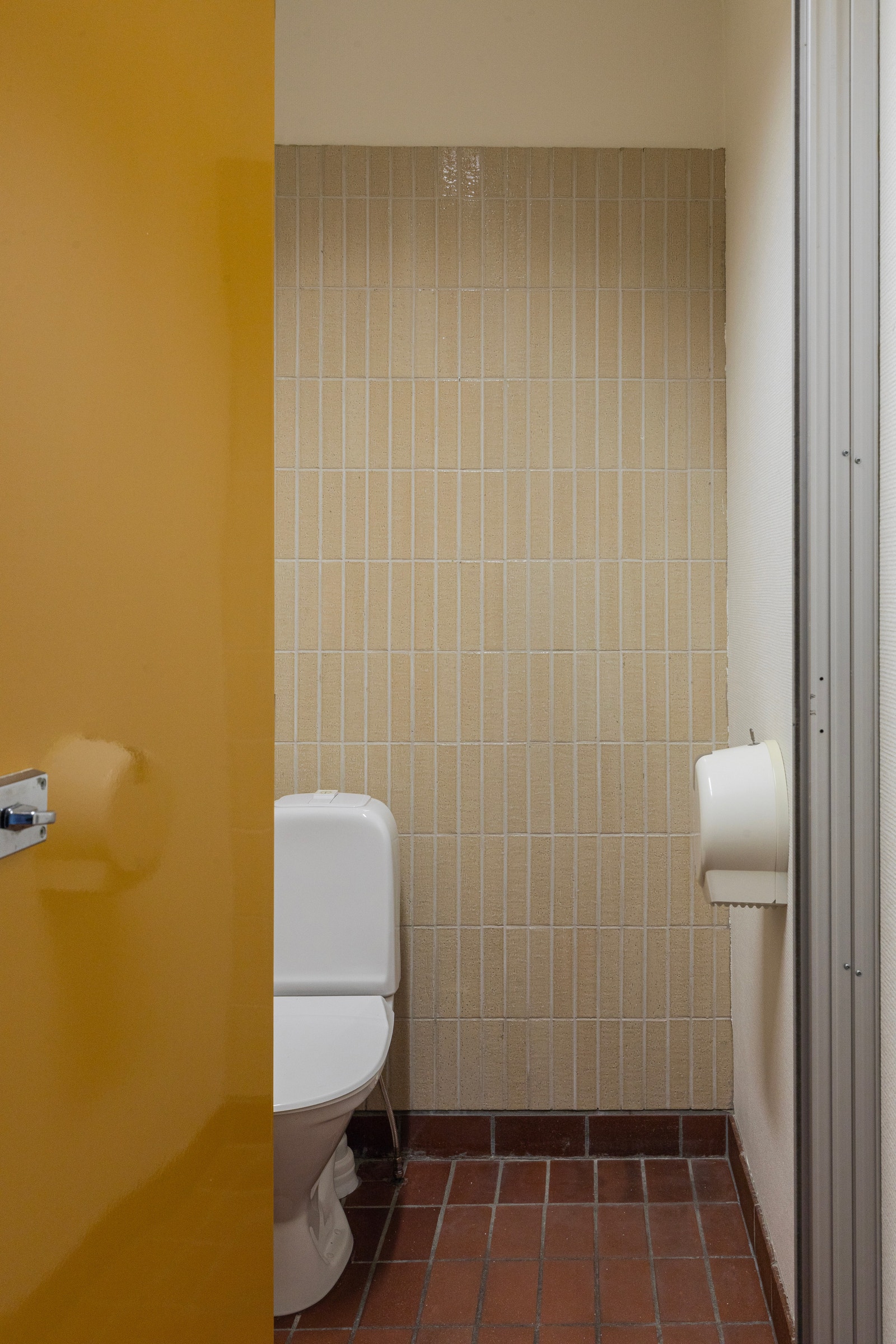 Ett av to toaletter, i tillegg er det også eget garderoberom. Galleribilde