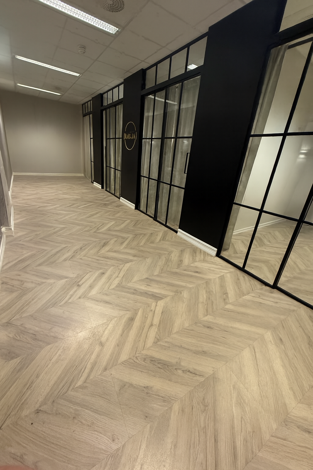 Hoveddel er inndelt i fire rom i tillegg til hoveddel Galleribilde