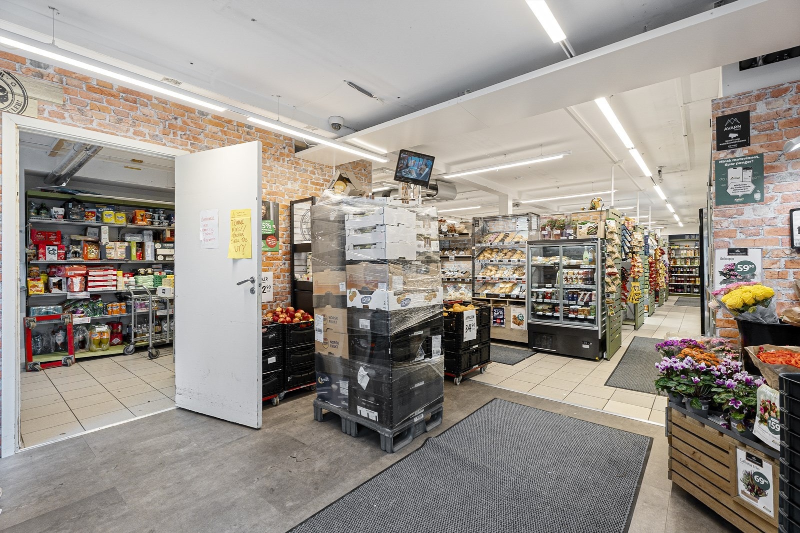 Veldrevet Jokerbutikk med søndagsåpning Galleribilde