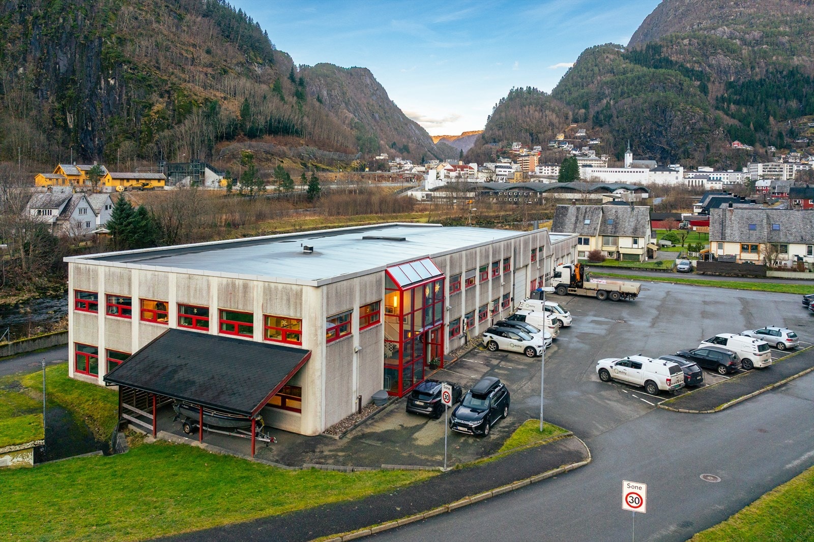 Drone-2.jpg Galleribilde