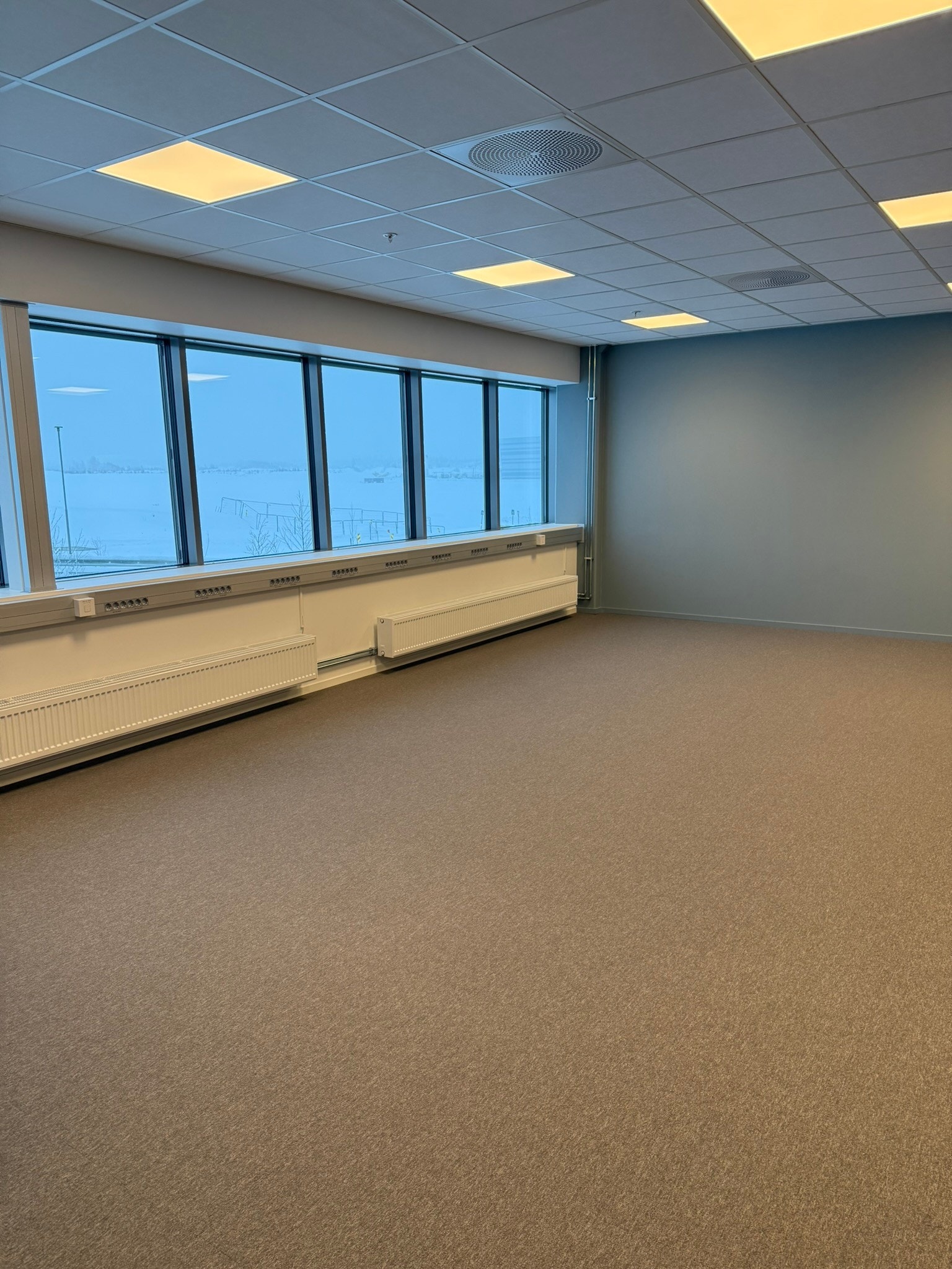 Bilder fra de faktiske lokalene - klare for rask overtakelse Galleribilde