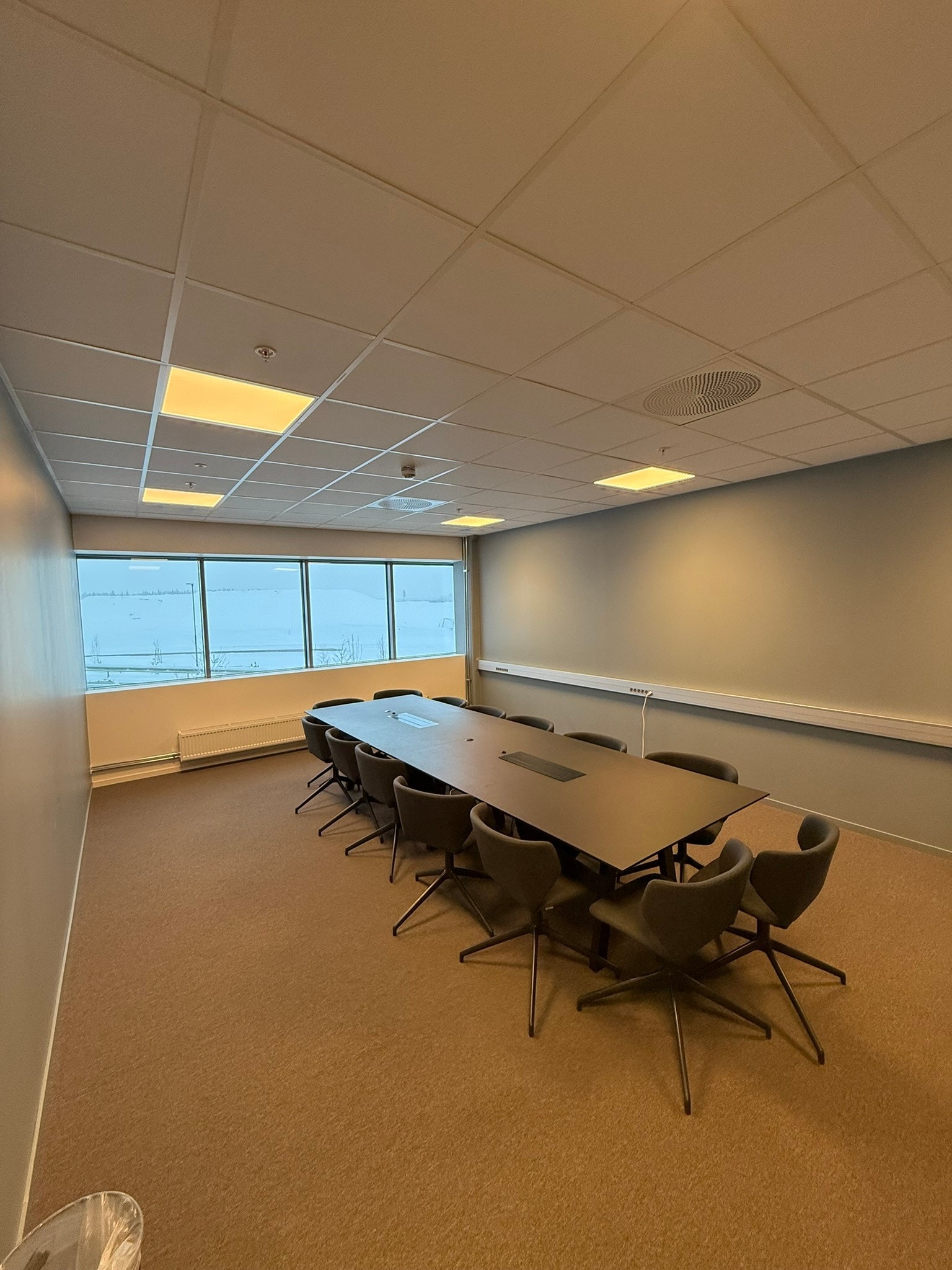 Bilder fra de faktiske lokalene - klare for rask overtakelse Galleribilde