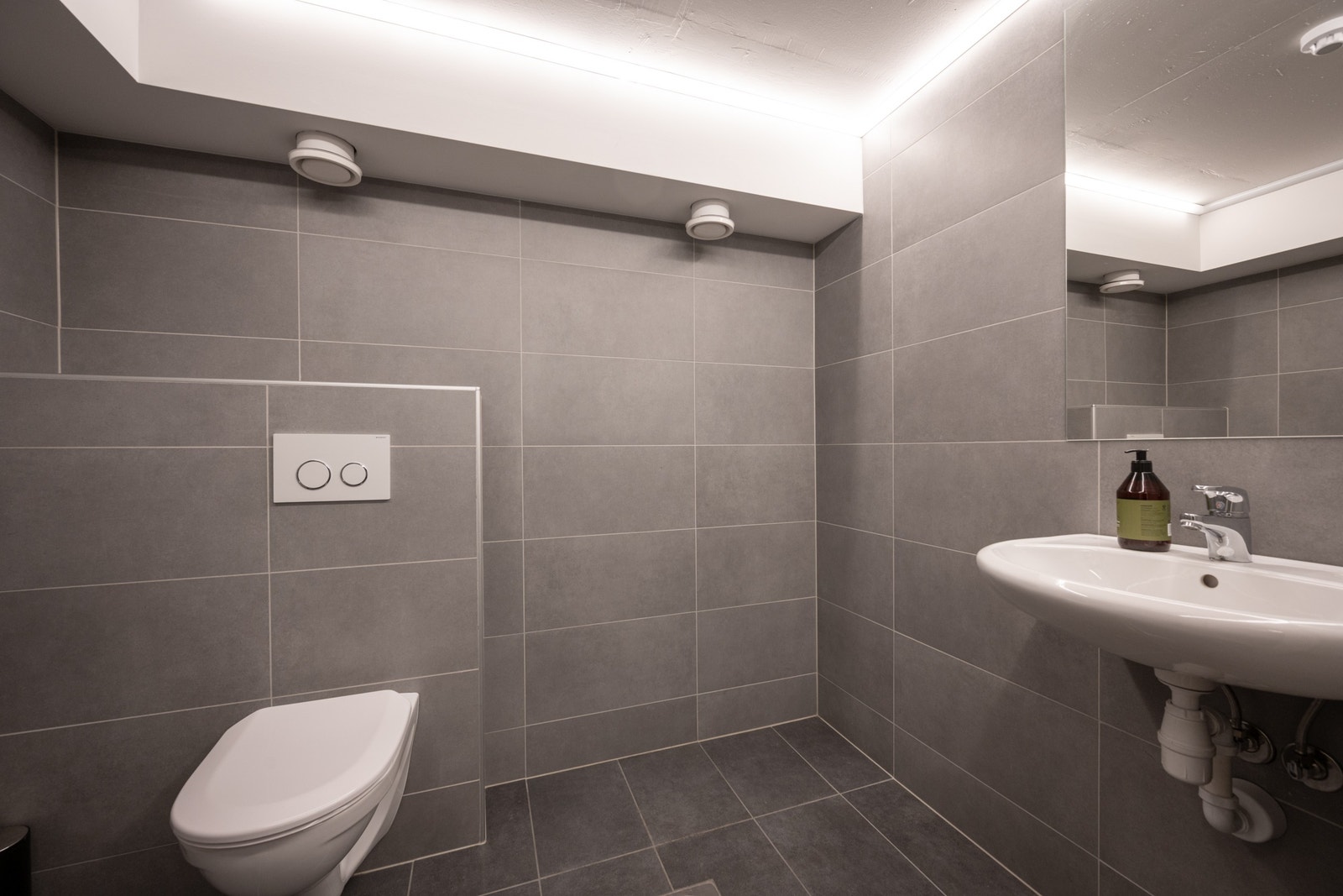 Pene toalettfasiliteter på plan 1 Galleribilde