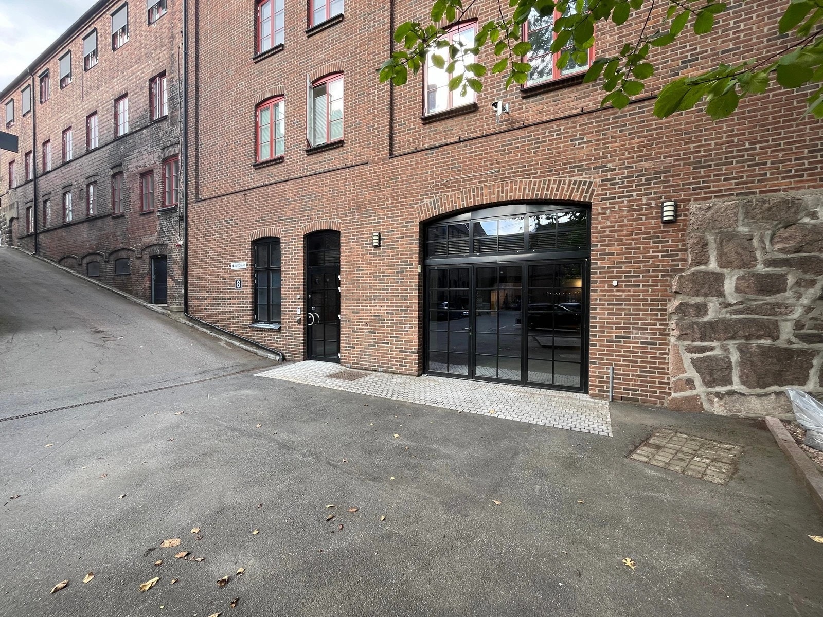 Inngangsparti med mulighet for 2 adkomster Galleribilde