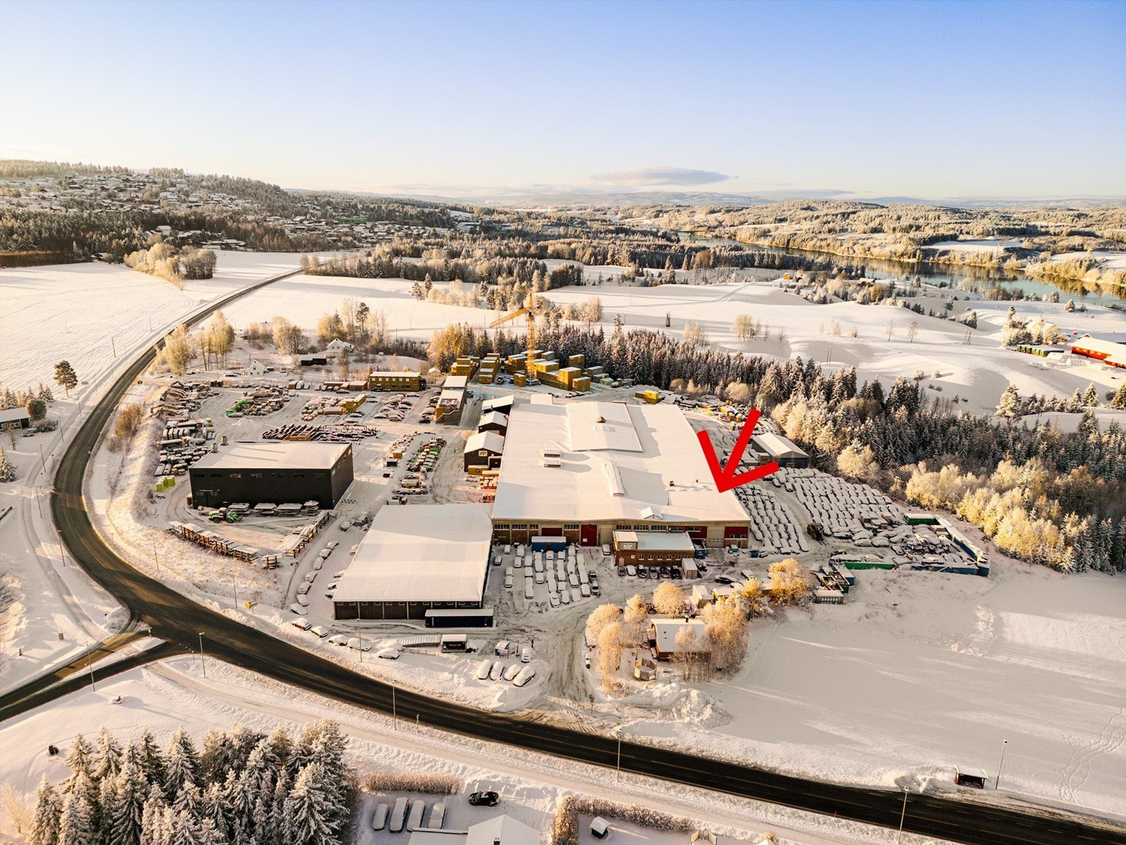 "Haga Næringspark". Lager- og verkstedlokaler med tilhørende kontorbrakker på ca. 2 716 kvm. Galleribilde