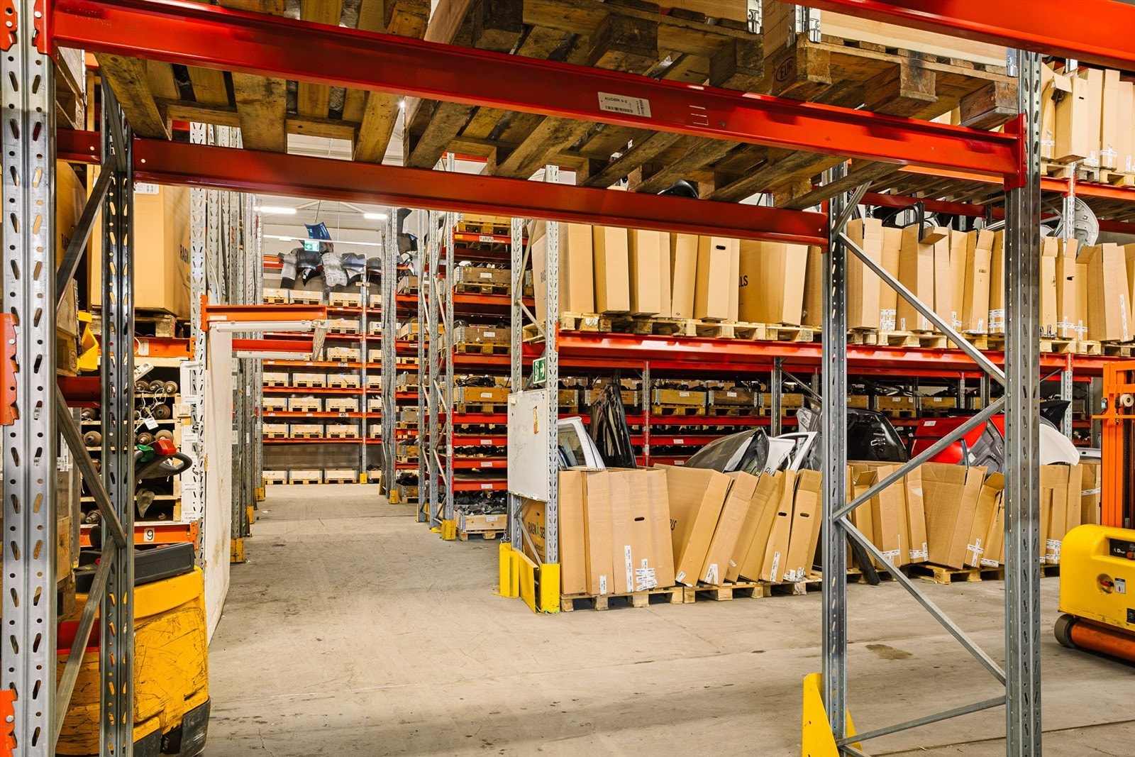 Lager med pallereoler - takhøyde ca. 6 meter. Galleribilde