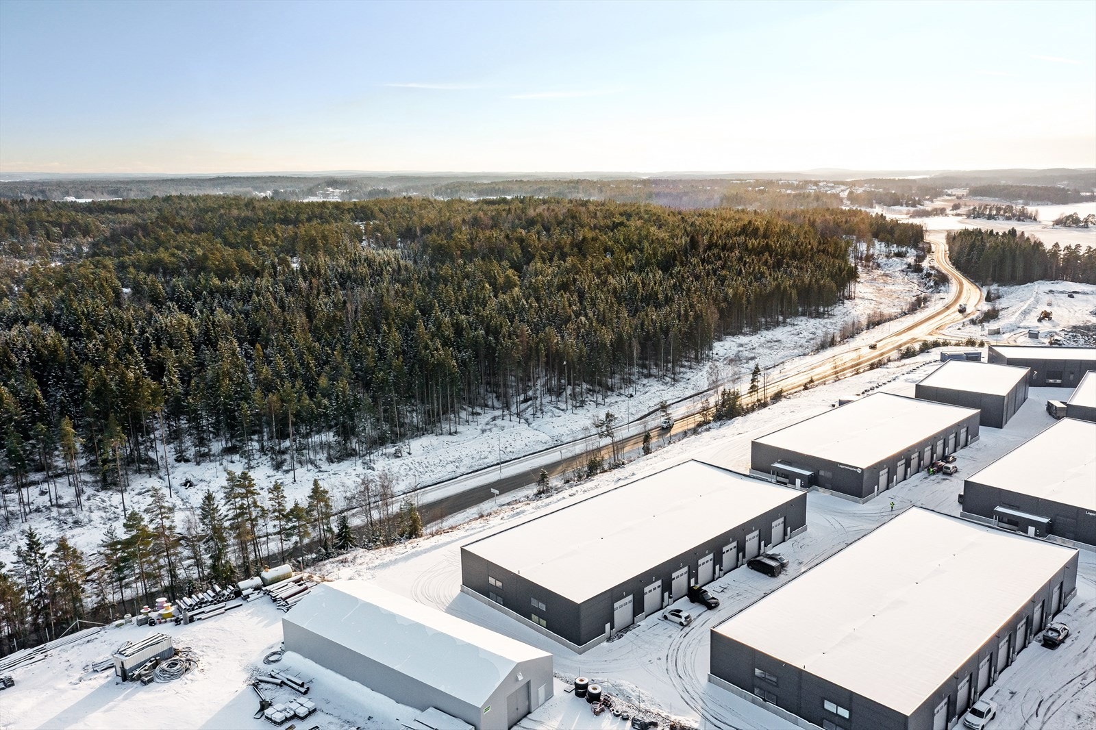 Moss og Våler Næringspark ligger vis-a-vis Rv120 Galleribilde