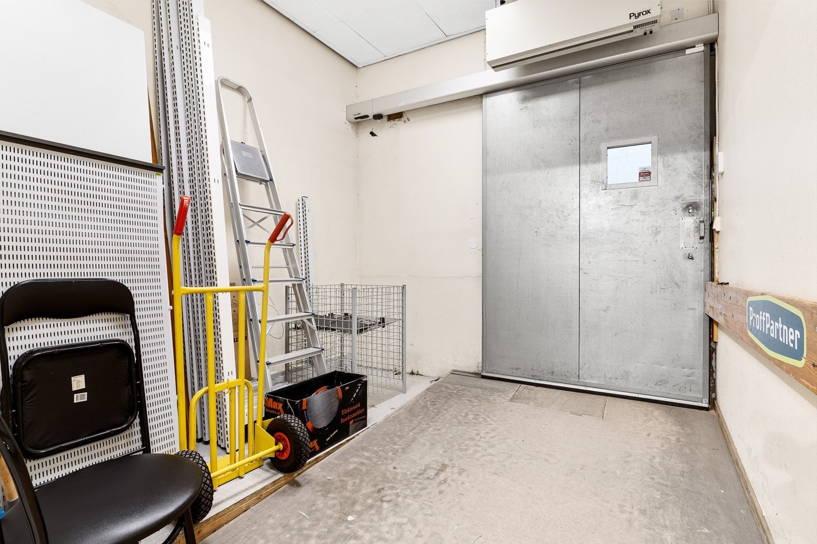 Vareinngang. Galleribilde