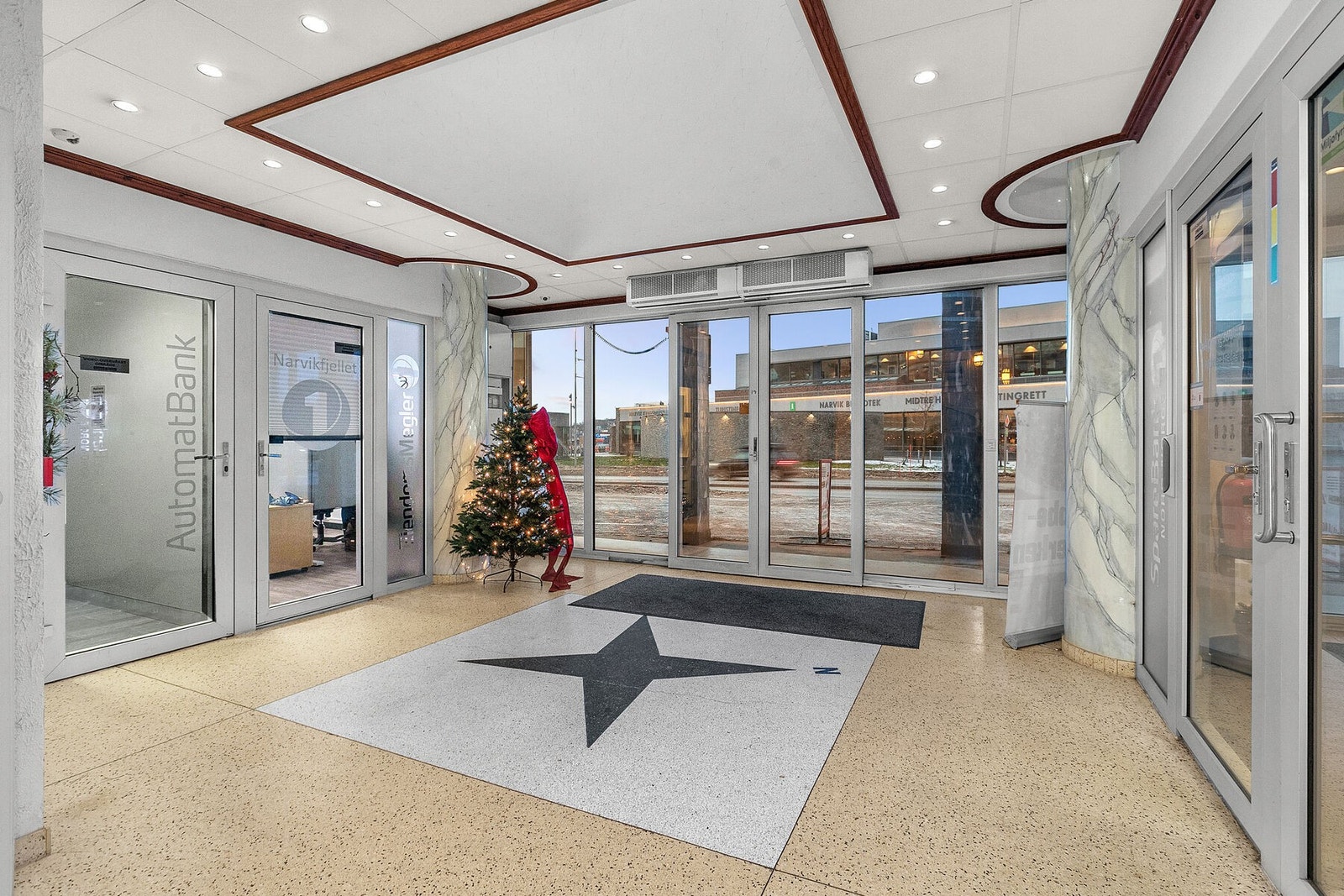 1etg - Felles inngangsparti Galleribilde