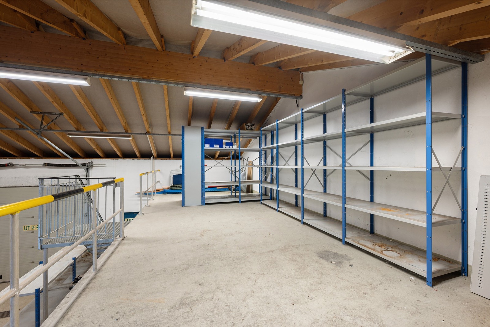 Mesanin Galleribilde