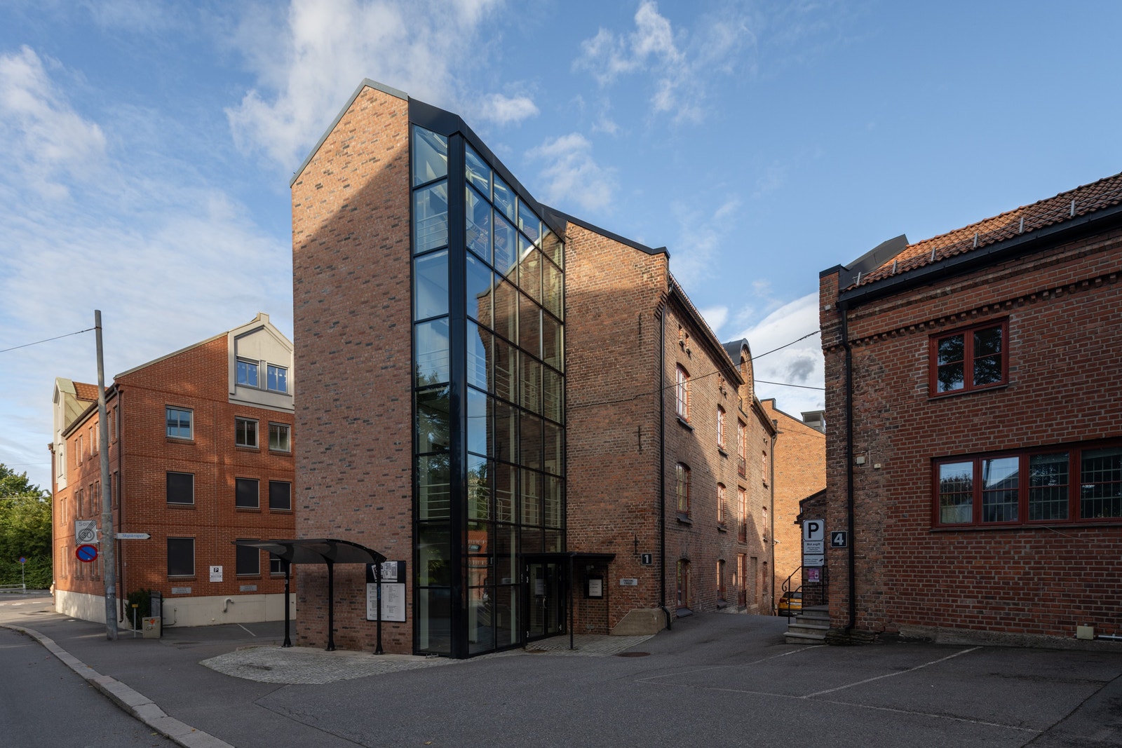 Lokale 1 - inngangsparti Bygg 1 Galleribilde