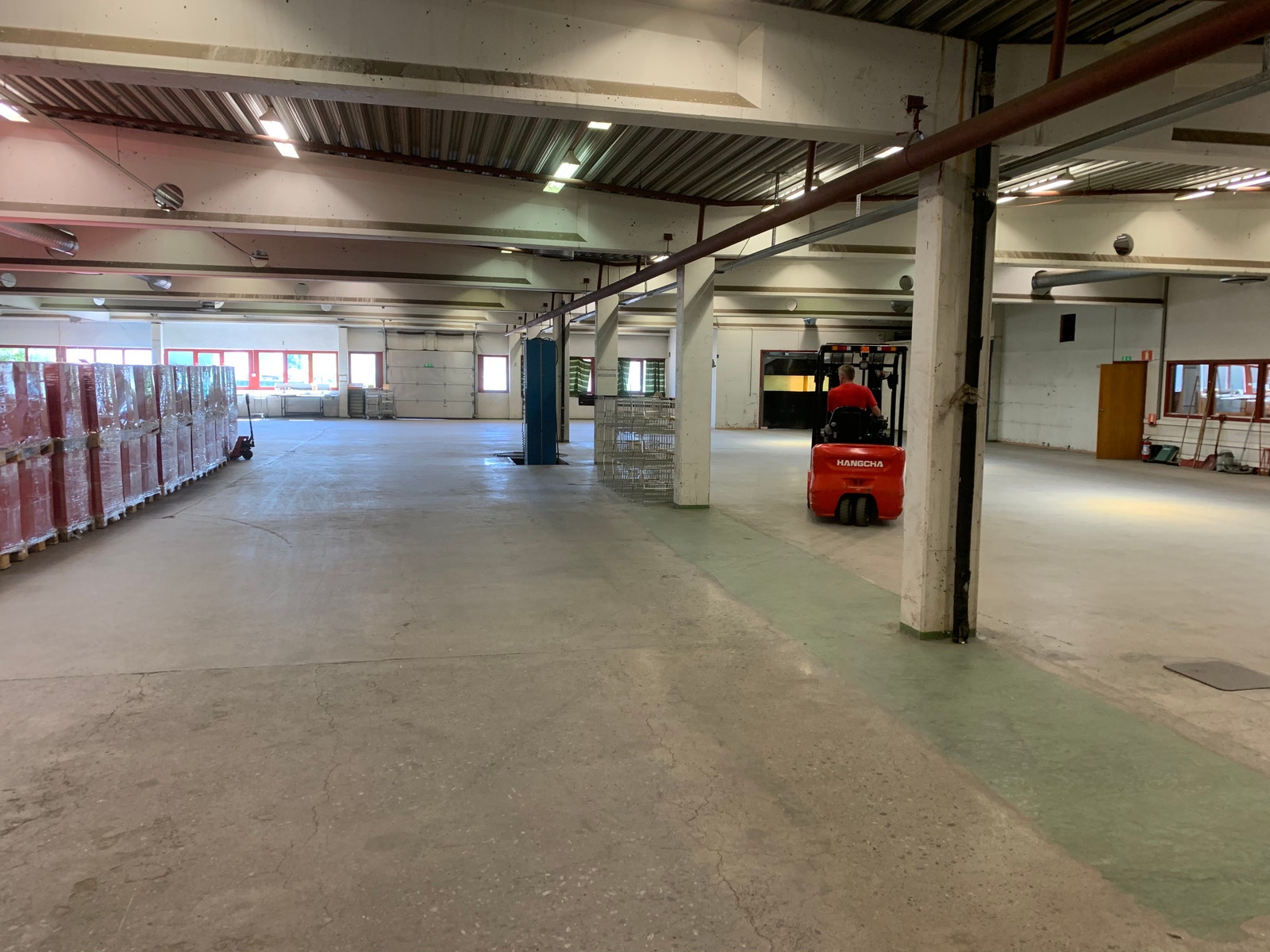 Effektiv intern logistikk og enkel håndtering av paller Galleribilde