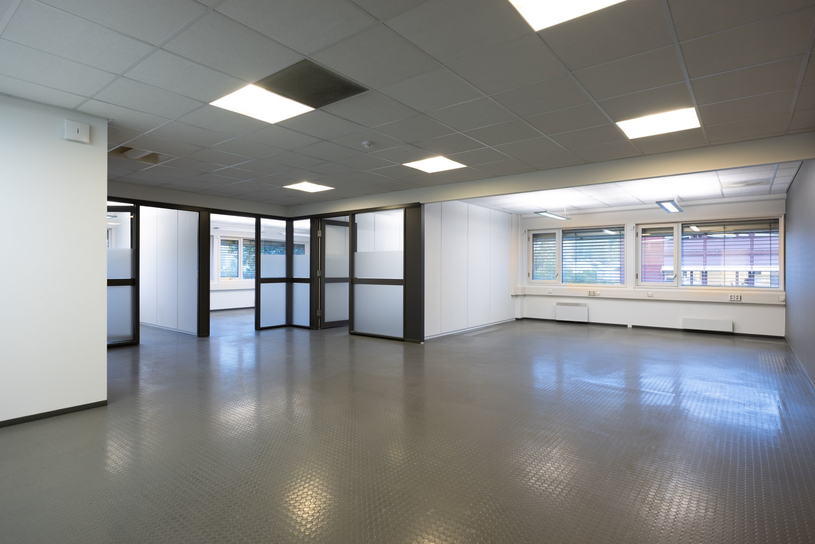 Representative lokaler klare for umiddelbar overtakelse. Galleribilde