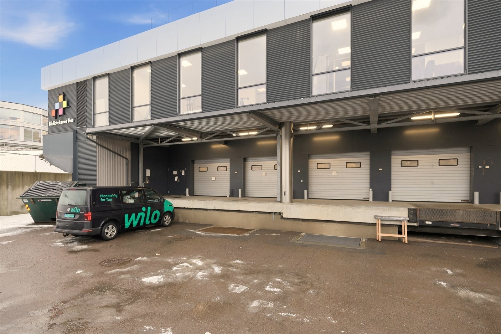 Alf Bjerckes vei 20 - Rampe og kjøreporter ved leie av lager. Galleribilde