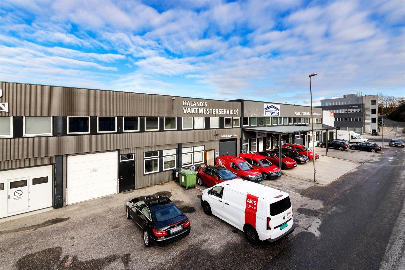 Port, dør og vinduer mot Ægirs vei Galleribilde