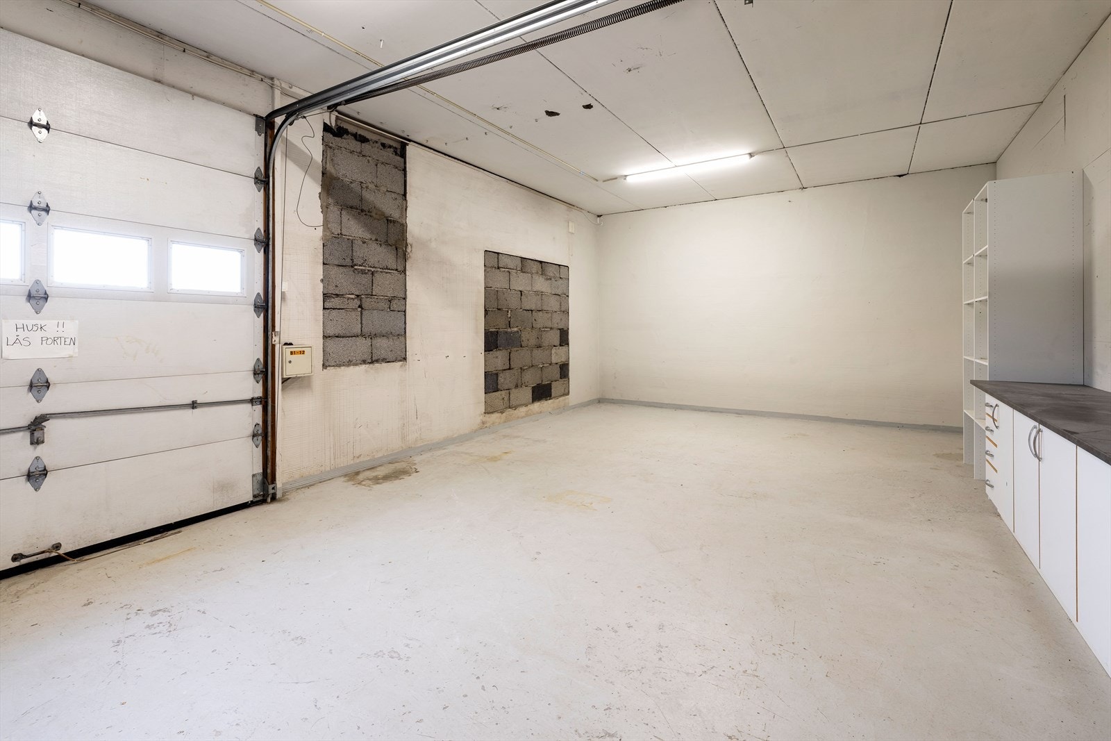 varemottak bak bygget Galleribilde