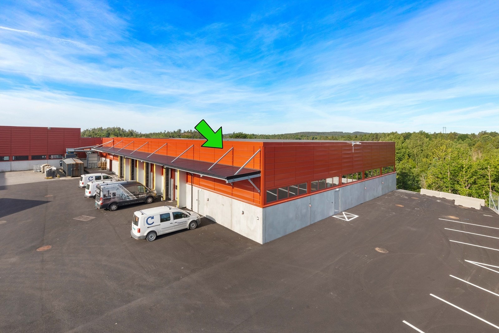 Eiendomsmegler Norge Næring har gleden av å presentere til leie, del av nylig oppført lagerbygg med kontorfasiliteter på 390 m2. Galleribilde