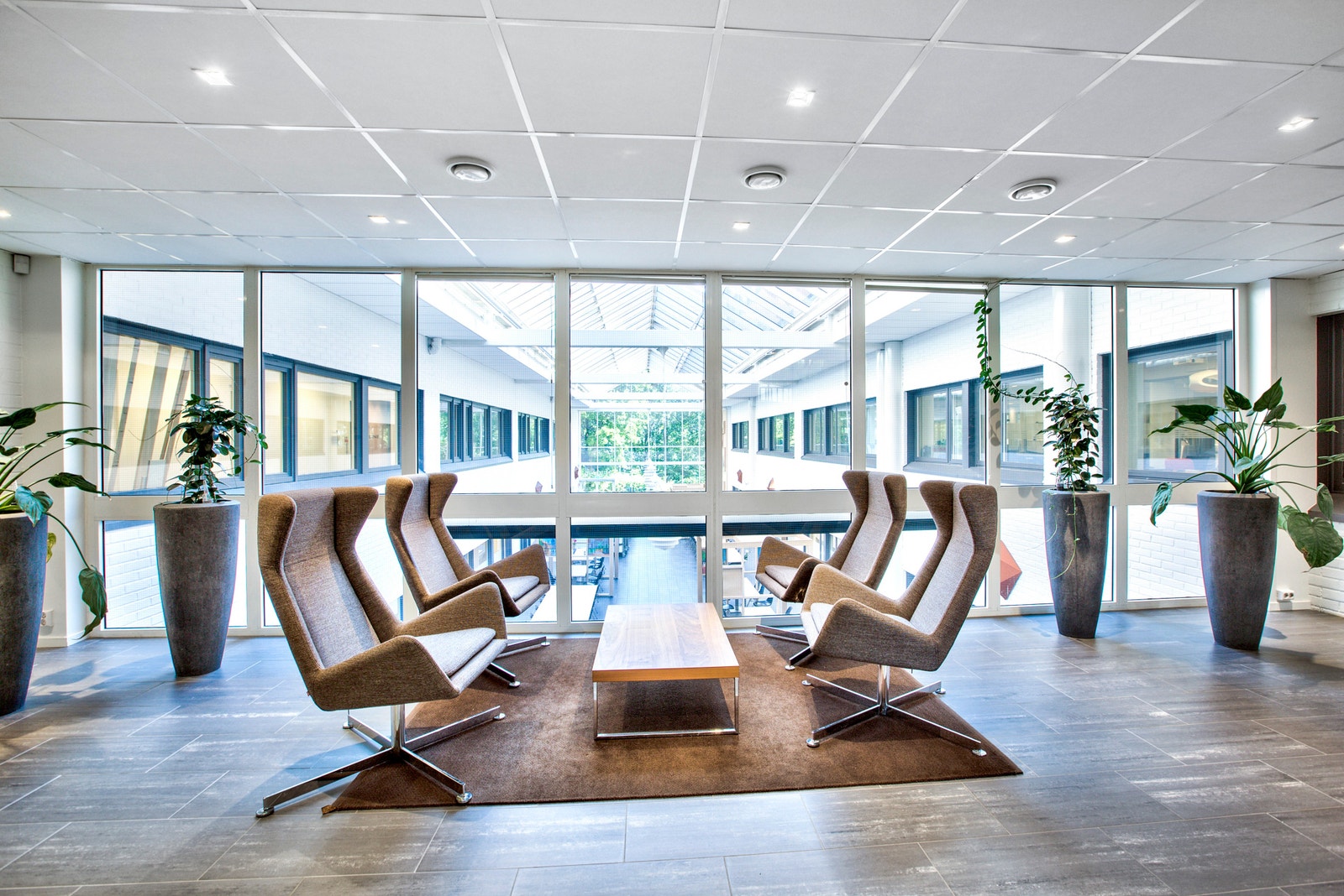 Inngangsparti i bygget Galleribilde