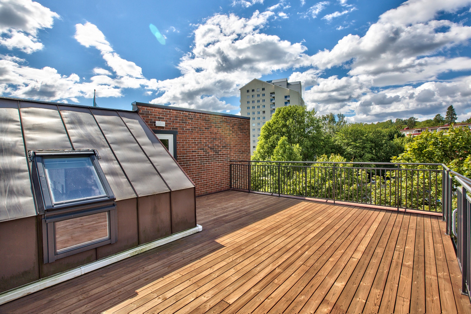 Privat stor og solrik takterrasse Galleribilde