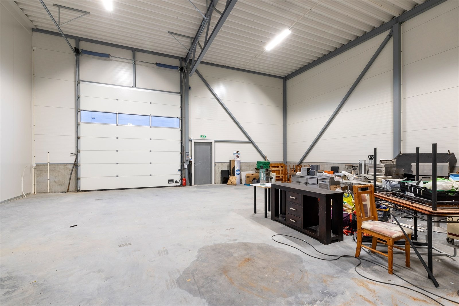 agerseksjon med 6 m. høyde og kjøreport (automatisk). Galleribilde