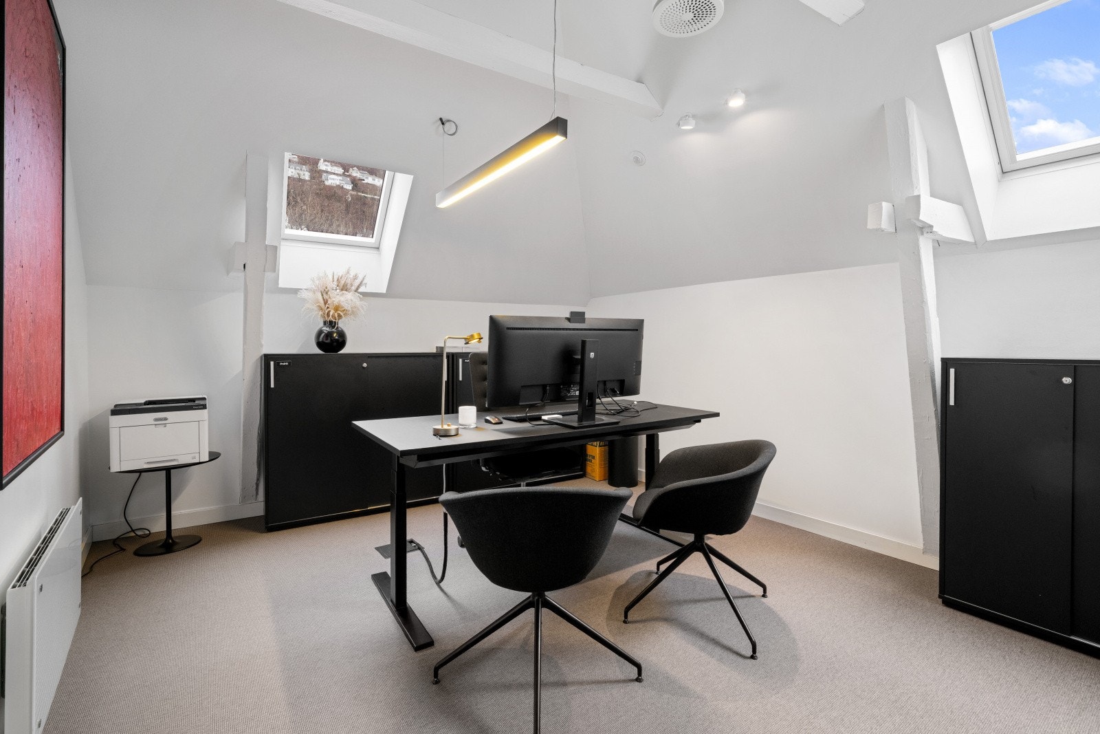 "Cellekontor" i loftsetasje Galleribilde