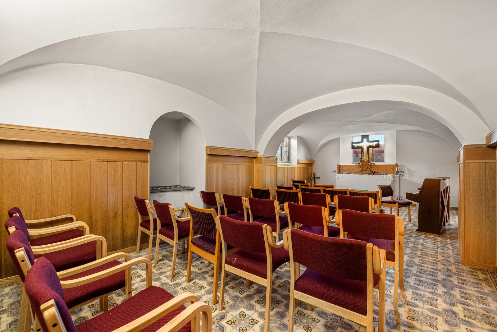 Romslig forsamlingslokale på 39 m2. Galleribilde