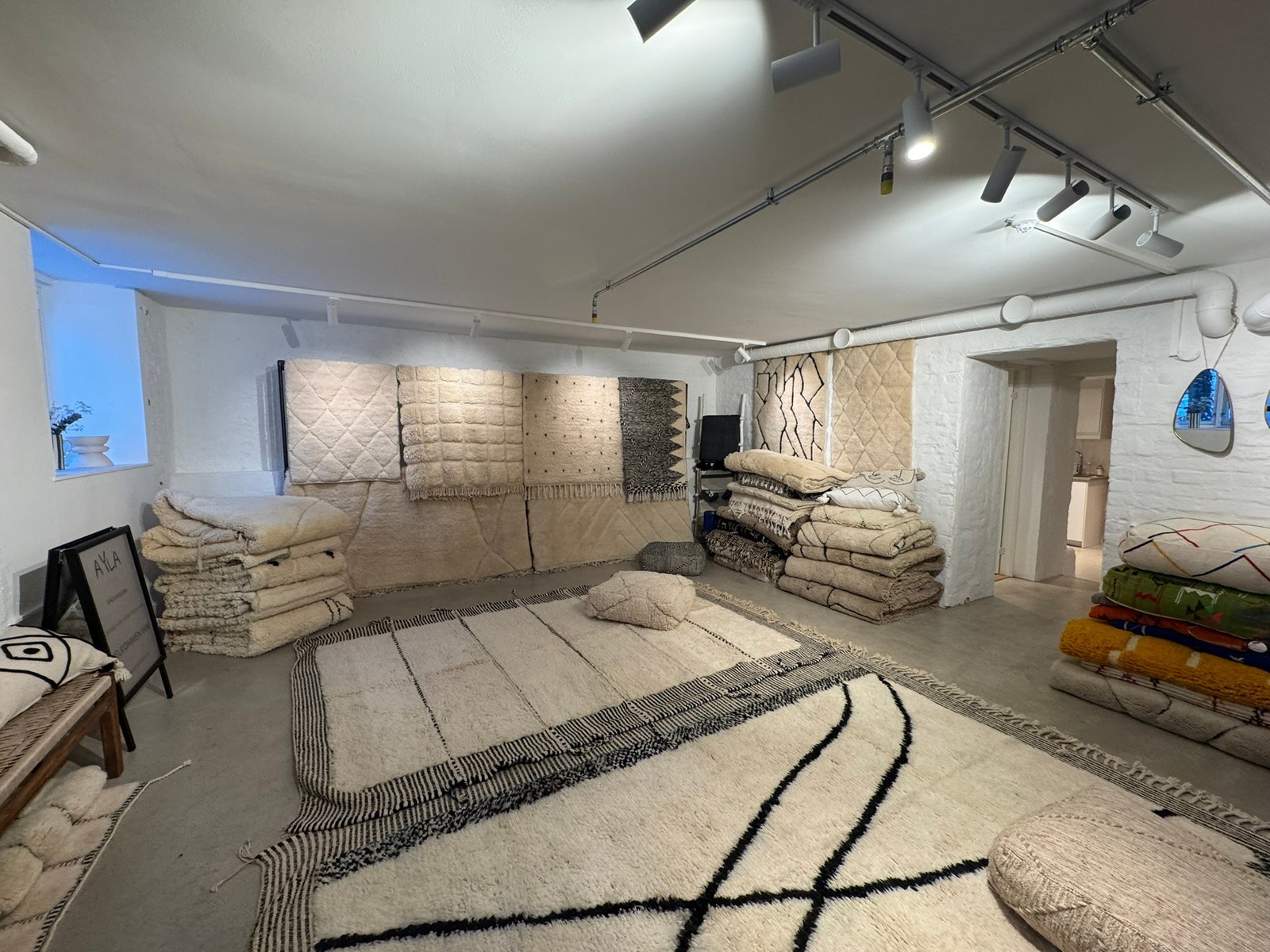 Lokalet er i dag leid ut som et Showroom til en interiørforretning. Galleribilde