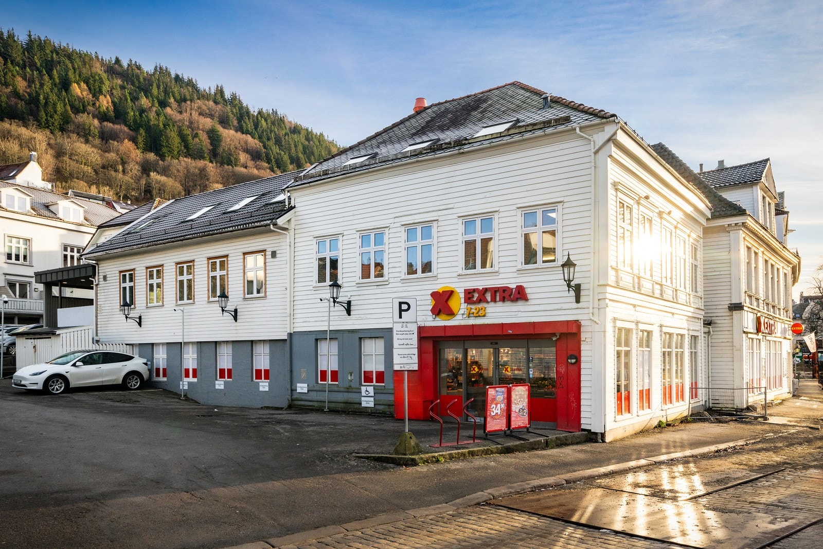 Like bak Bryggen Galleribilde