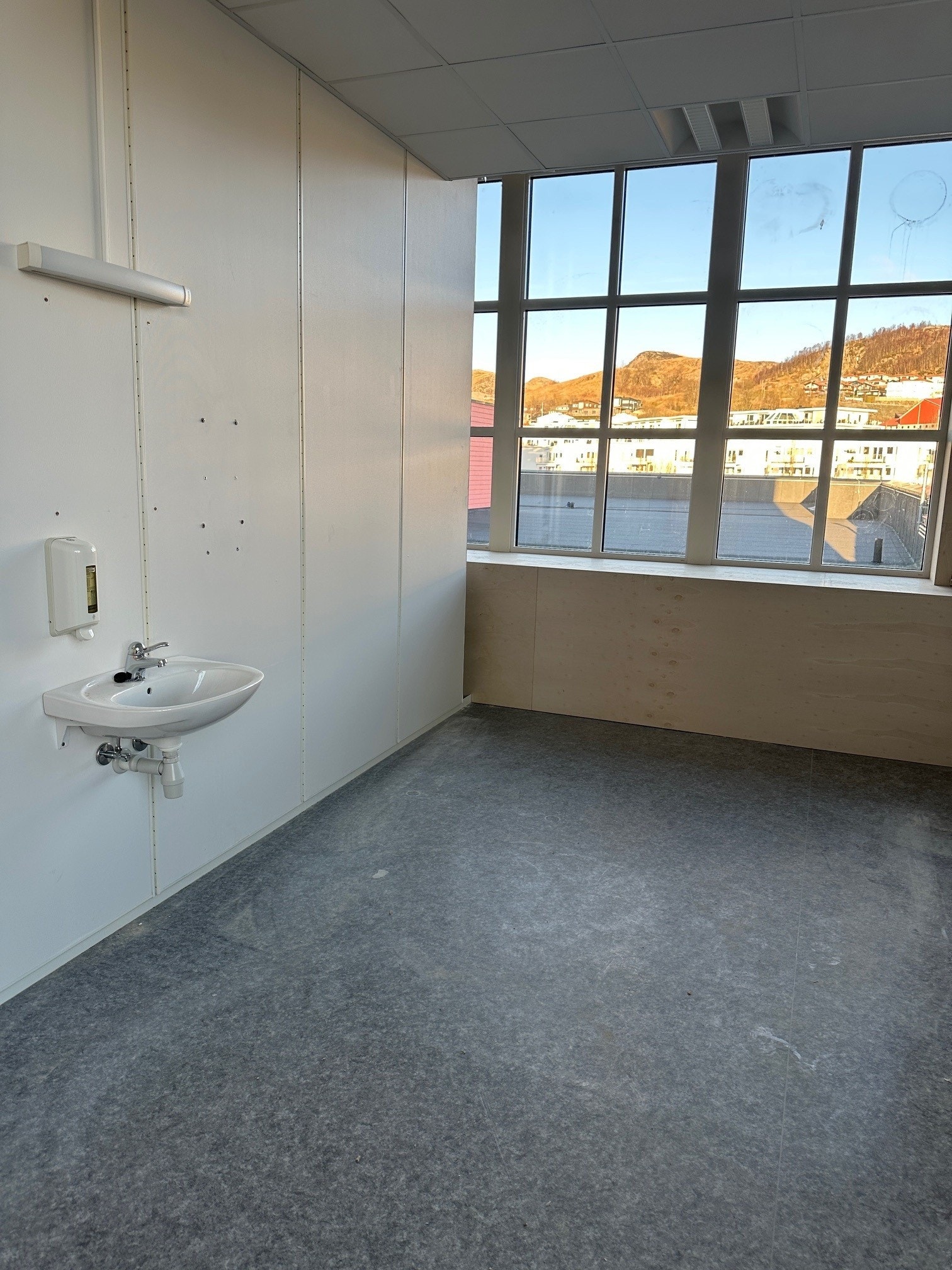 Kontorer 2 etasje, tidligere helsestasjon Galleribilde